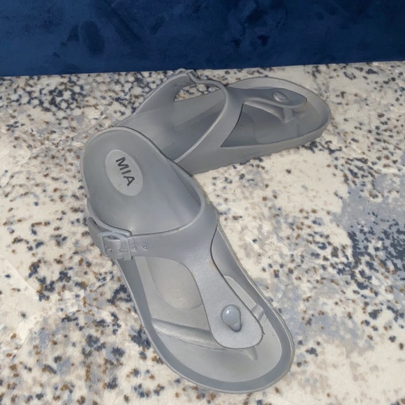 Plastic Birkenstock style sandals - Picture 3 of 3